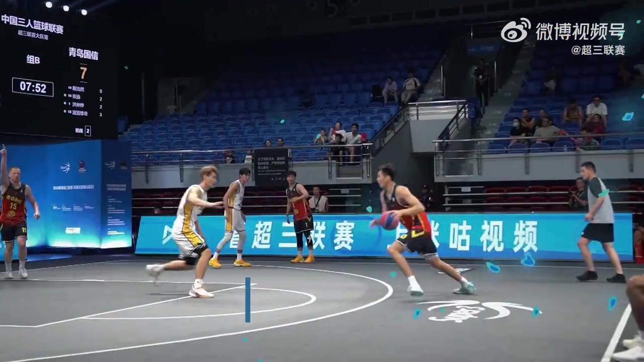 超三九月五佳球:考辛斯化身库里 杨皓喆耸肩绝杀 新星超燃暴扣