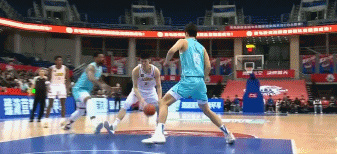 🏀CBA战报：胡金秋26分11篮板7助攻，杨瀚森0分，青岛93-105广厦